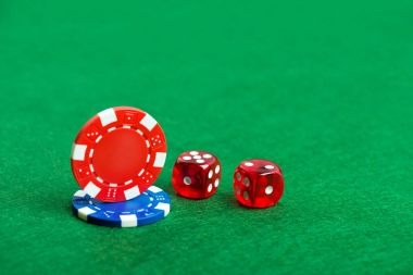 Spadegaming slot interface showing reels and payout table on mbaktoto platform